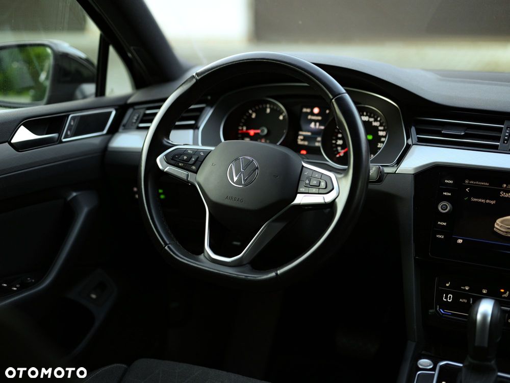 Volkswagen Passat 2.0 TDI SCR DSG Comfortline - 19