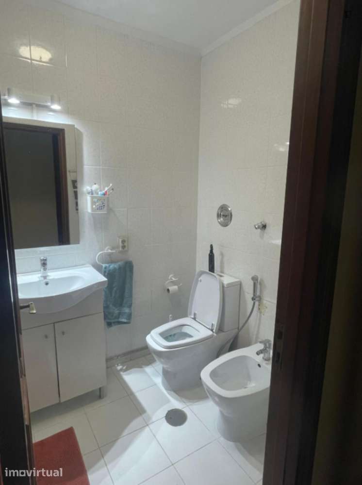 Quarto - localizado em Mafamude Porto - Grande imagem: 5/8