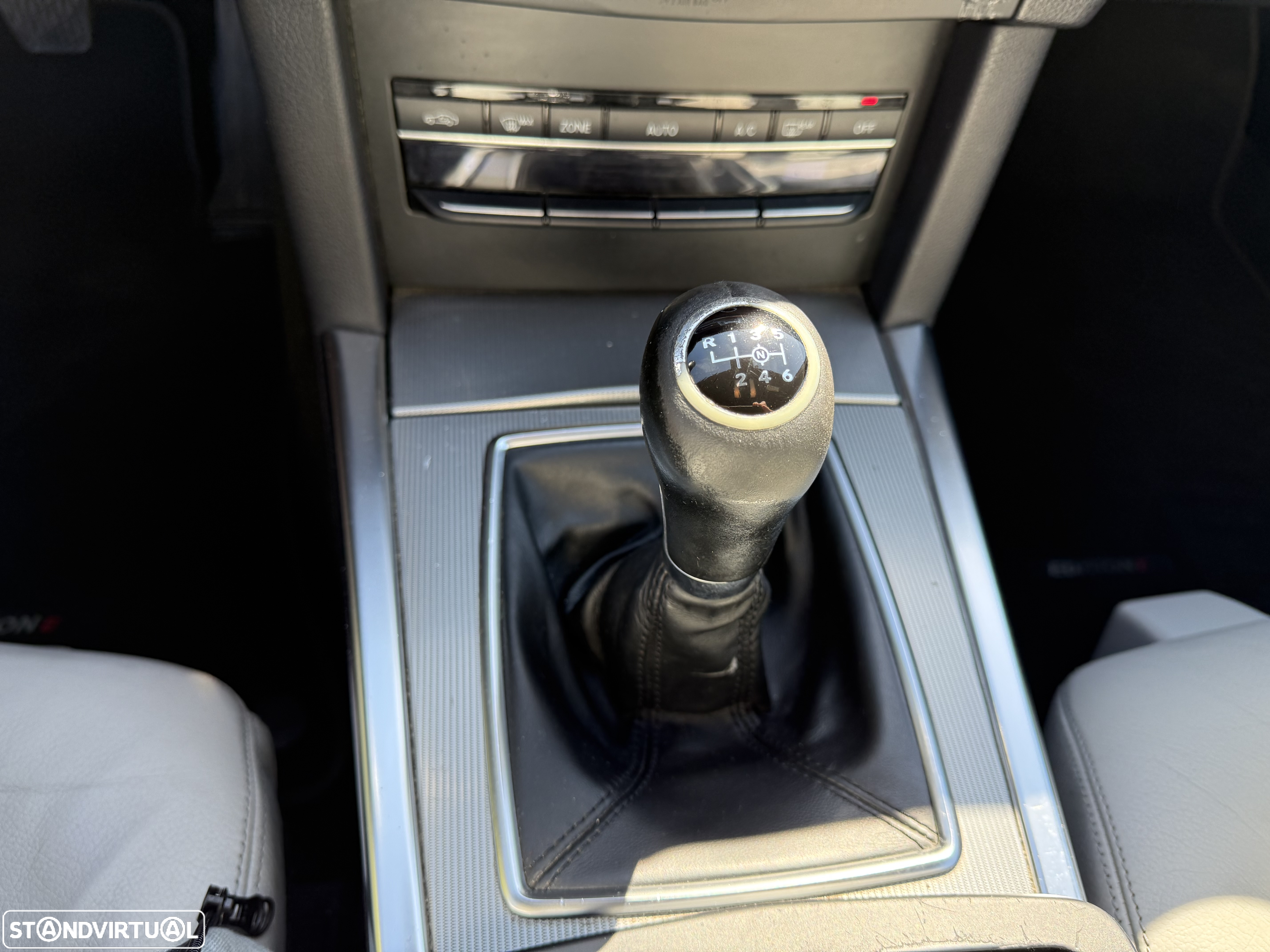 Mercedes-Benz E 220 BlueTEC Avantgarde - 34