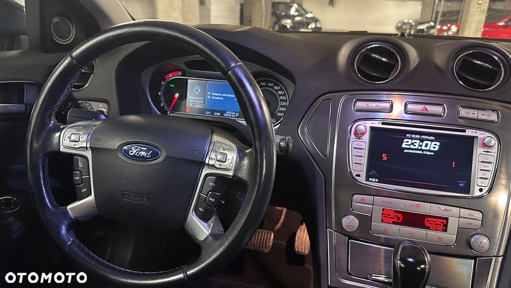 Ford Mondeo - 36