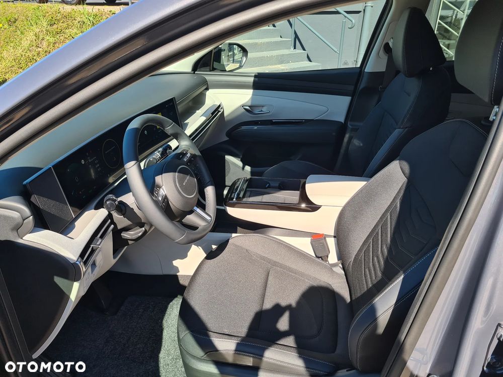 Hyundai Tucson 1.6 T-GDi HEV Executive 2WD - 11