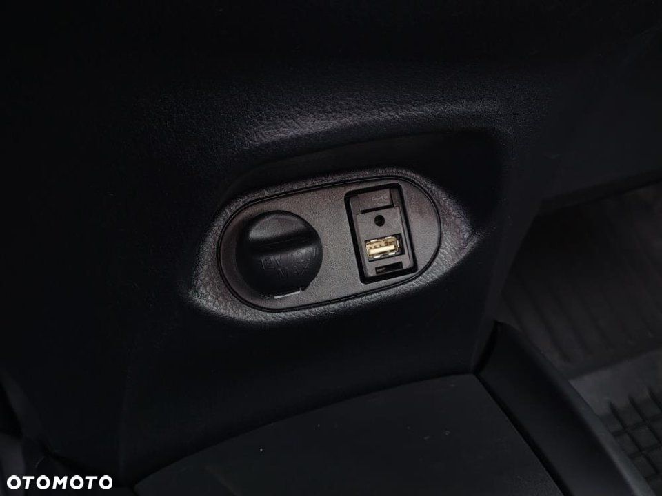 Toyota Yaris - 28