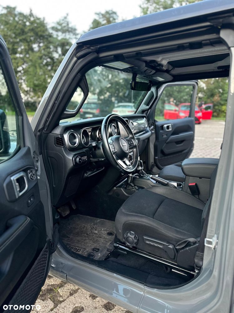 Jeep Wrangler - 26
