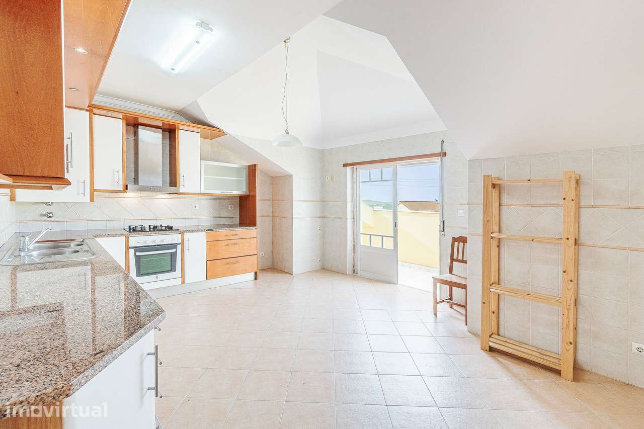T3 duplex com garagem, varanda e ar condicionado - Grande imagem: 3/29