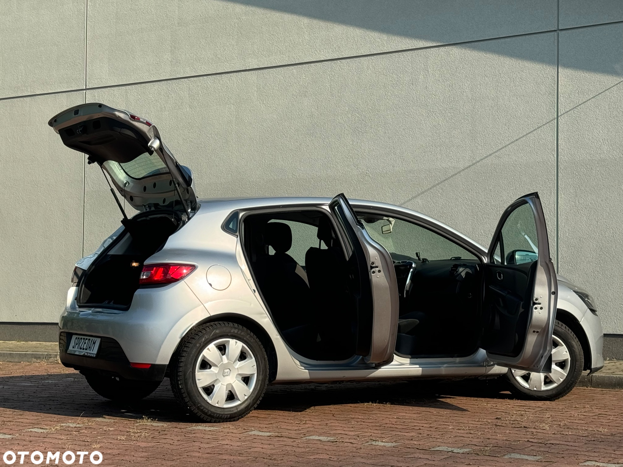 Renault Clio - 23