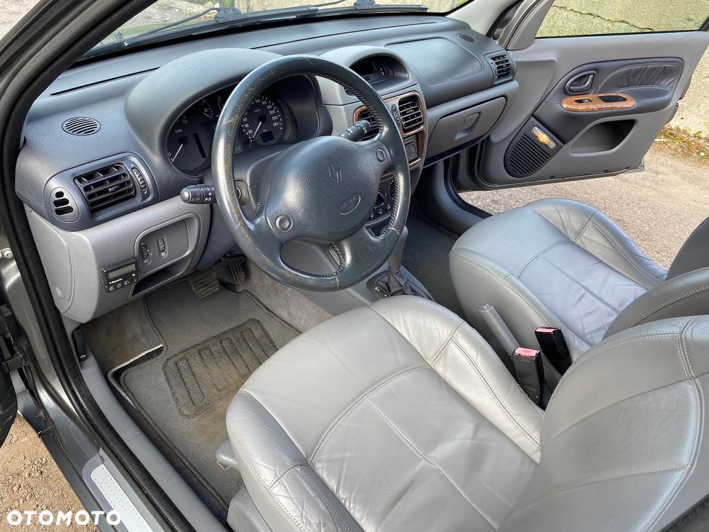 Renault Clio - 9