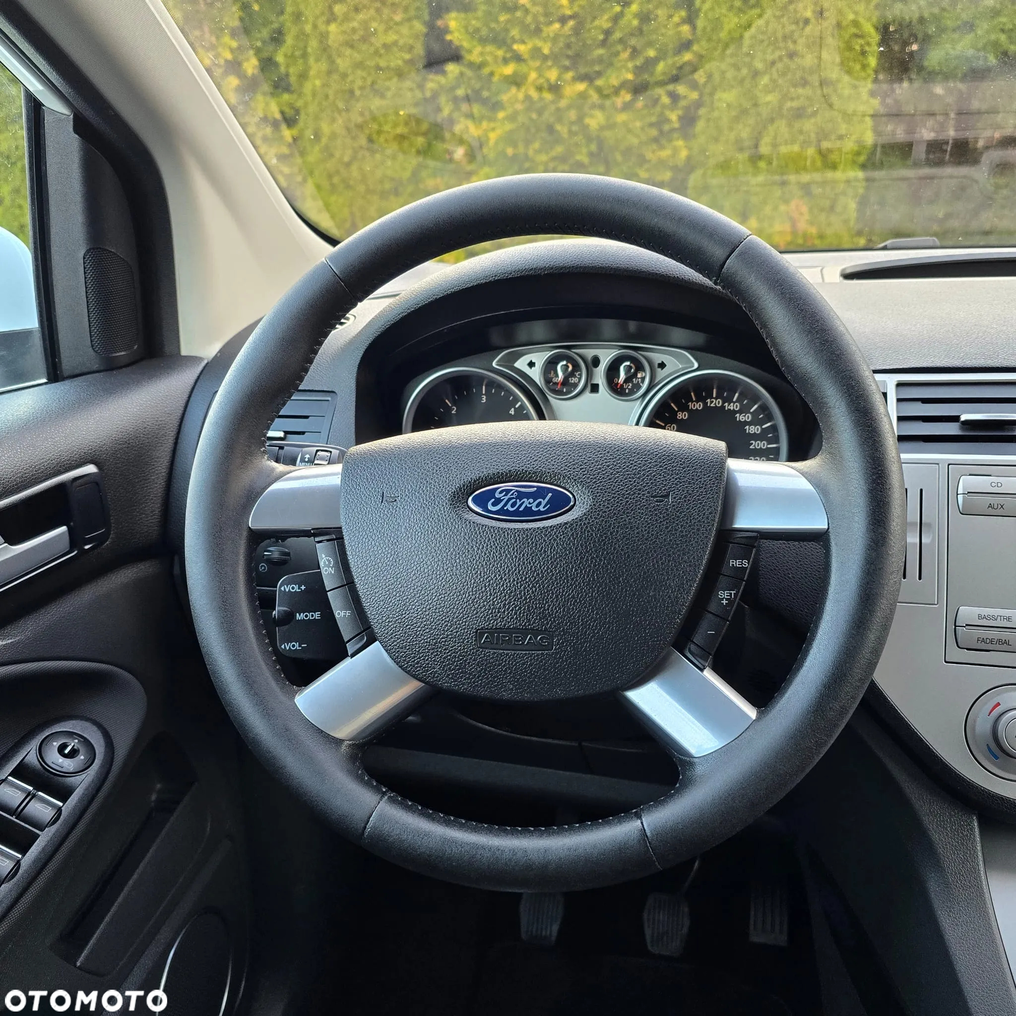 Ford Kuga 2.0 TDCi FWD Titanium - 27