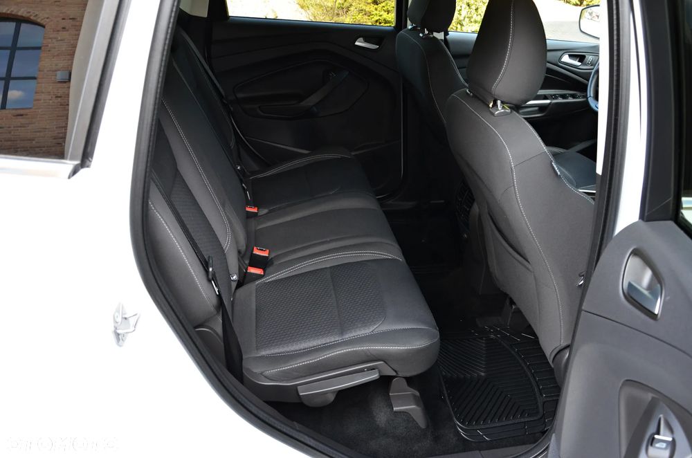 Ford Kuga 2.0 TDCi AWD Titanium - 33