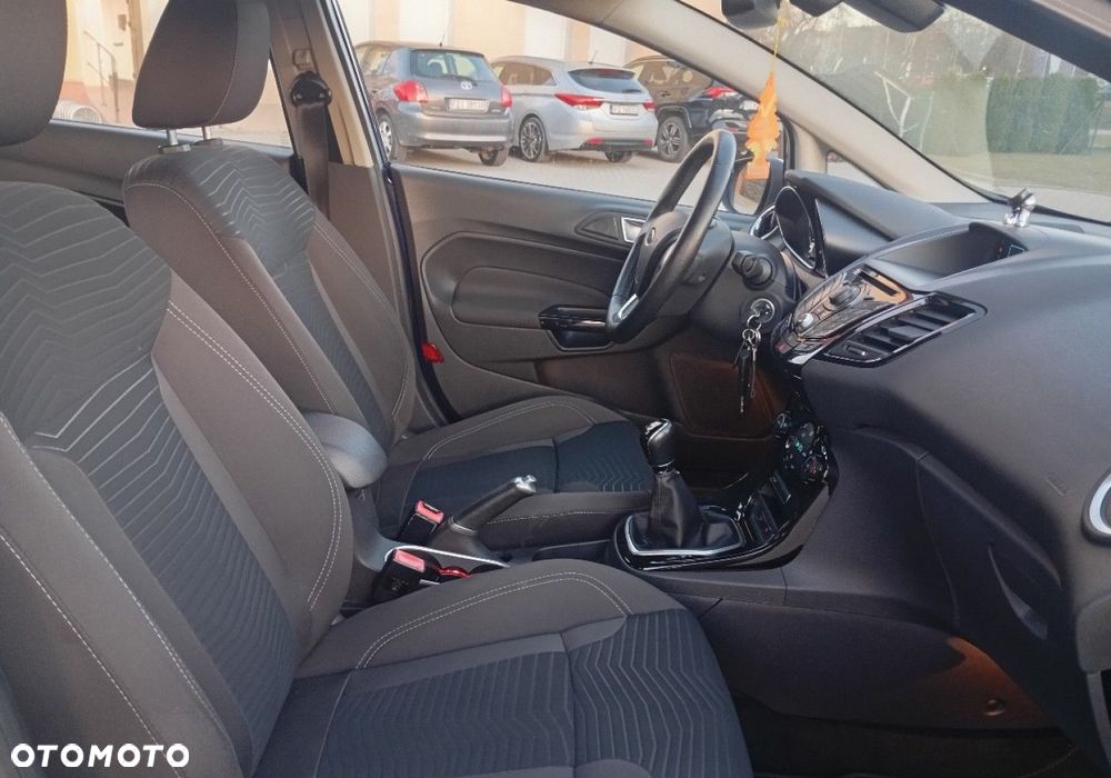 Ford Fiesta - 12