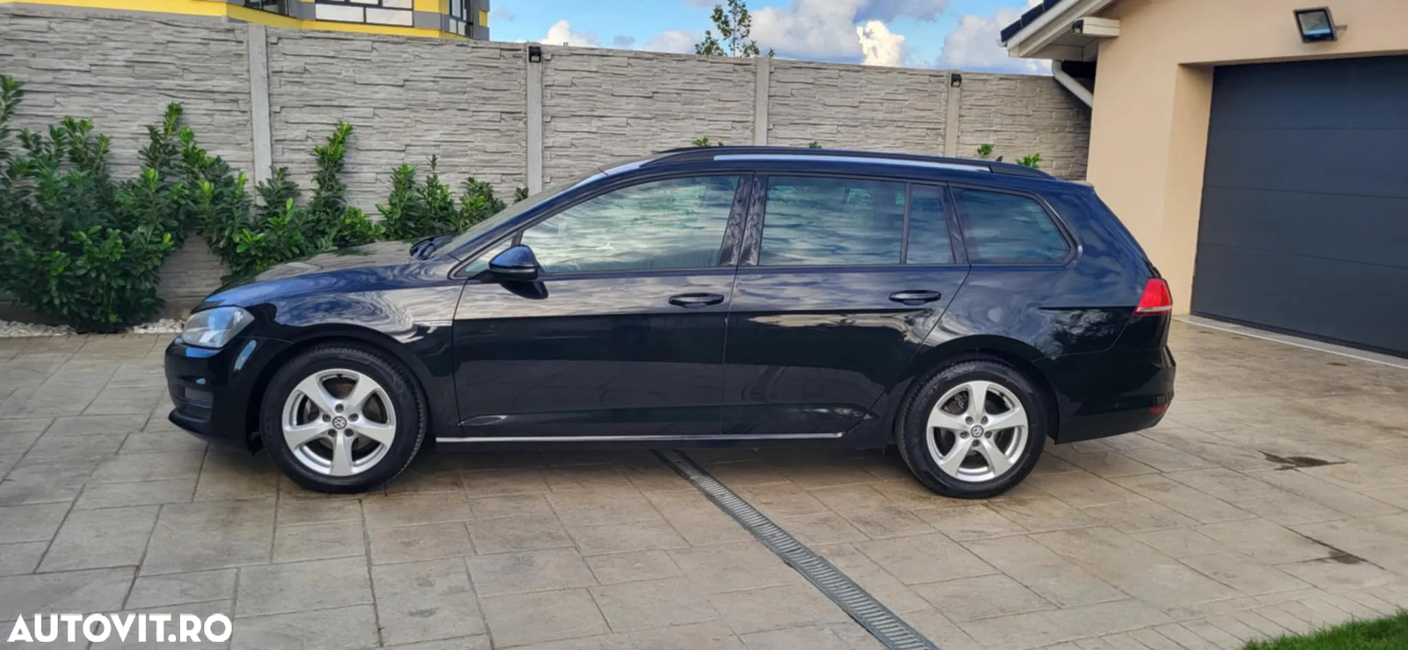 Volkswagen Golf - 10
