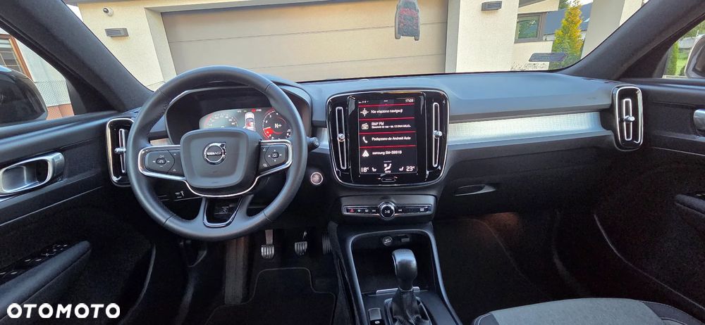 Volvo XC 40 T3 Momentum - 10