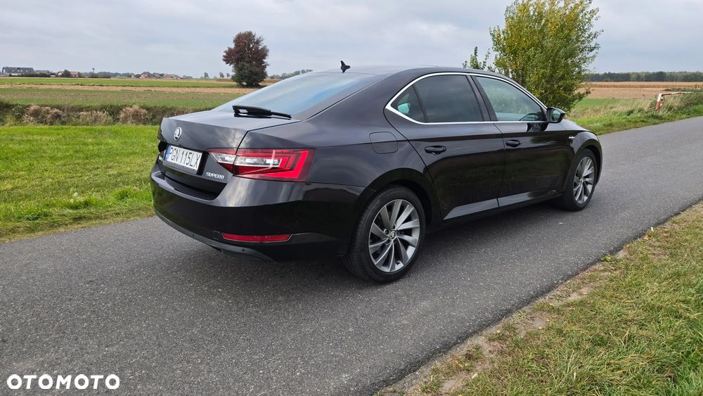 Skoda Superb 2.0 TDI L&K DSG - 32