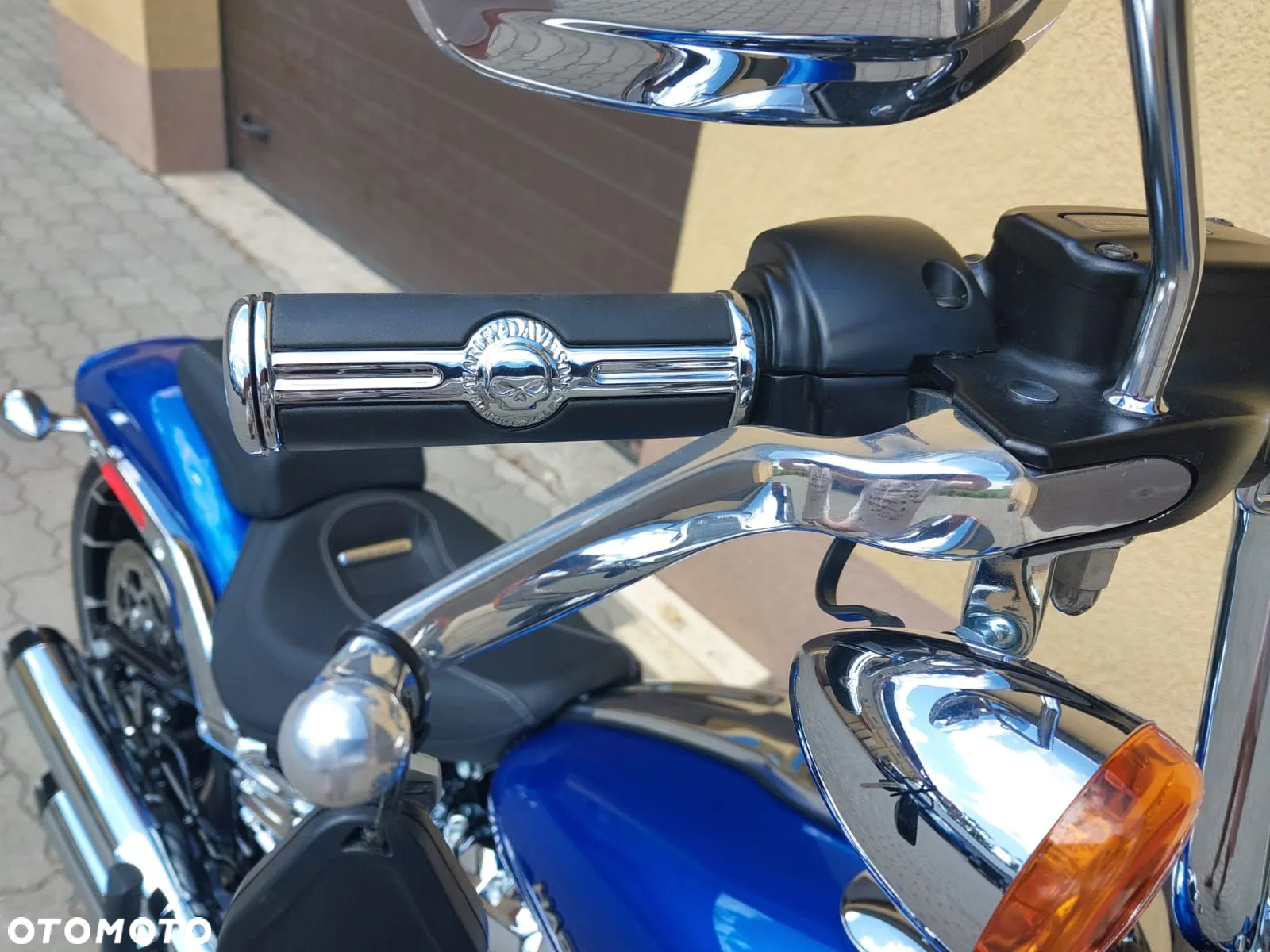 Harley-Davidson Softail Breakout - 8
