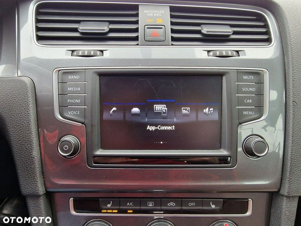 Volkswagen Golf - 20