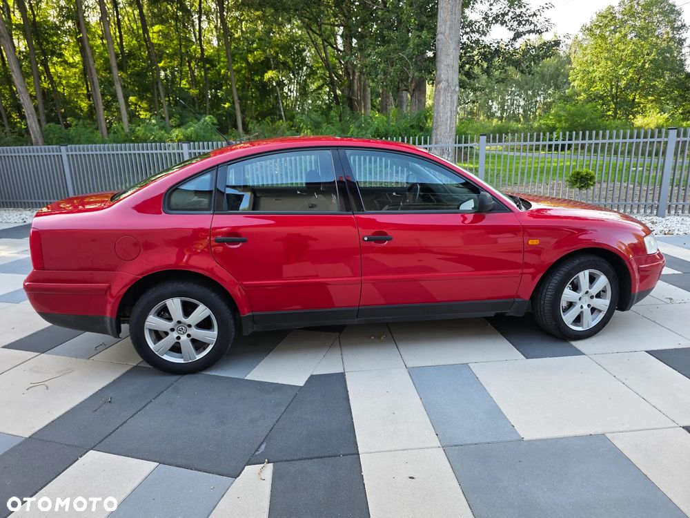Volkswagen Passat - 11