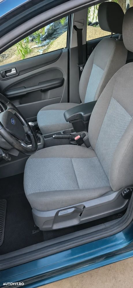 Ford Focus 1.6i Titanium - 4