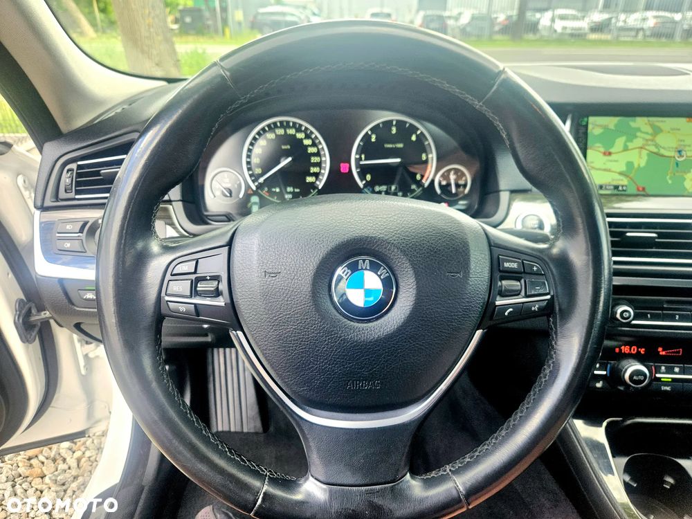 BMW Seria 5 520d Luxury Line - 33