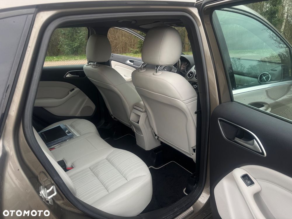 Mercedes-Benz Klasa B 180 BlueEFFICIENCY Edition Style - 30