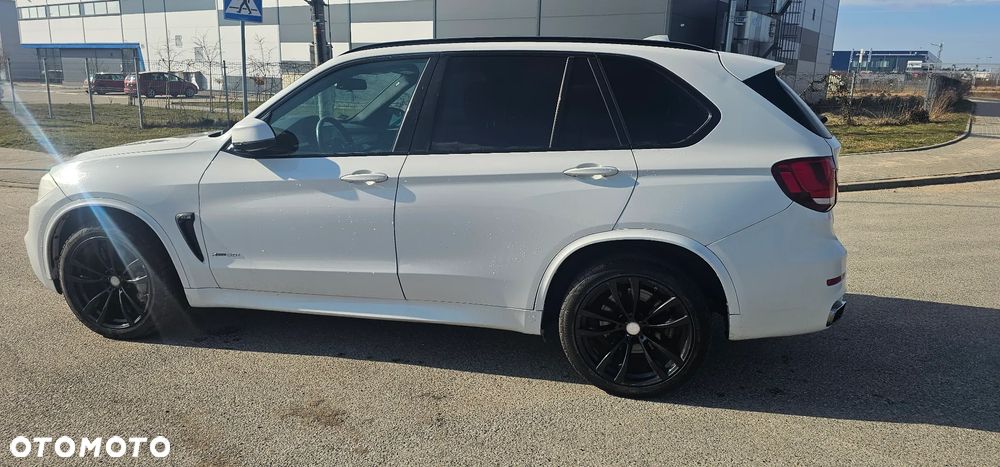 BMW X5 xDrive50i Sport-Aut - 5