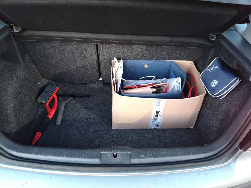 Volkswagen Polo - 8