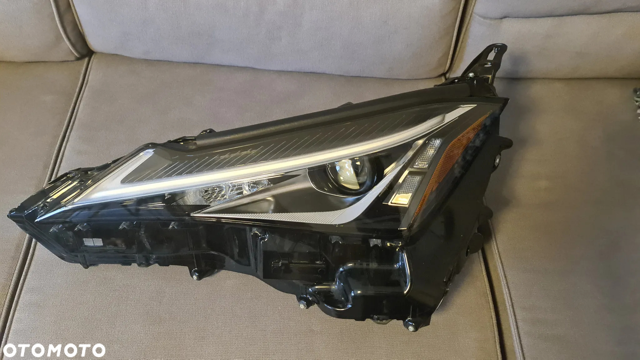 Lexus UX zderzak przod maska lampy full led chlodnice - 3