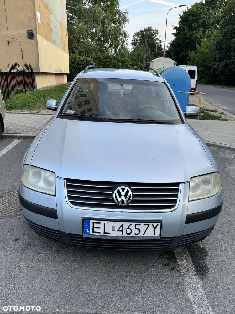 Volkswagen Passat - 1