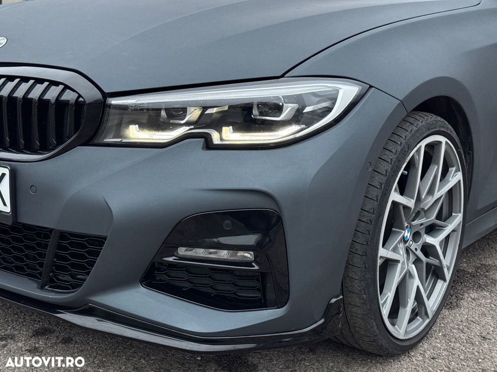 BMW Seria 3 330i AT - 11