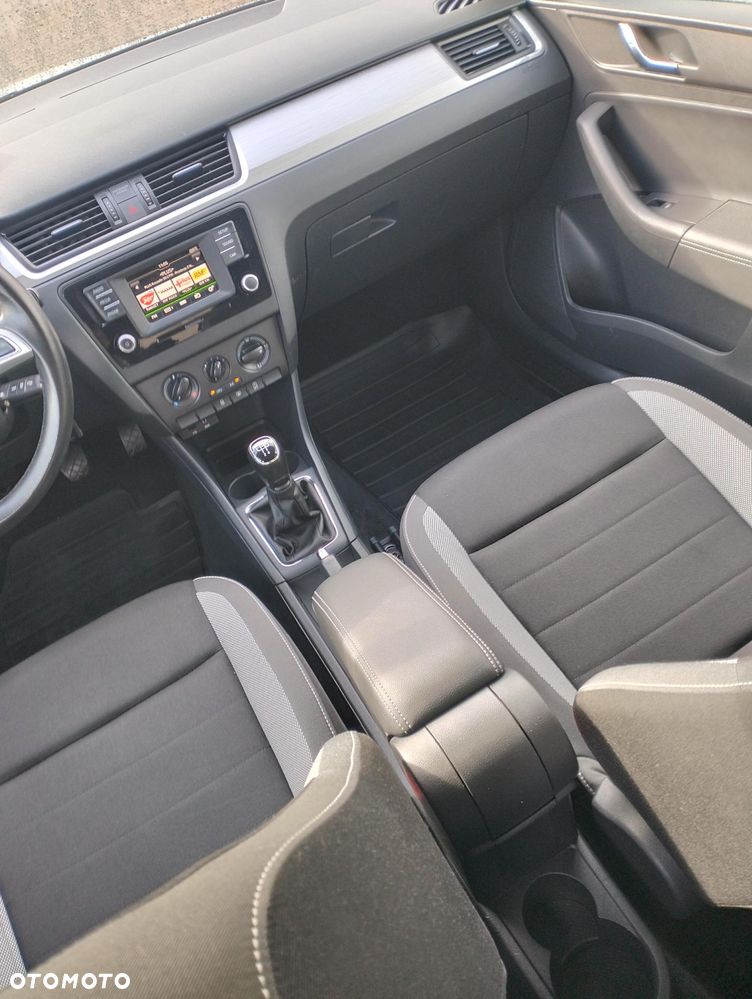 Skoda RAPID 1.2 TSI Ambition - 16