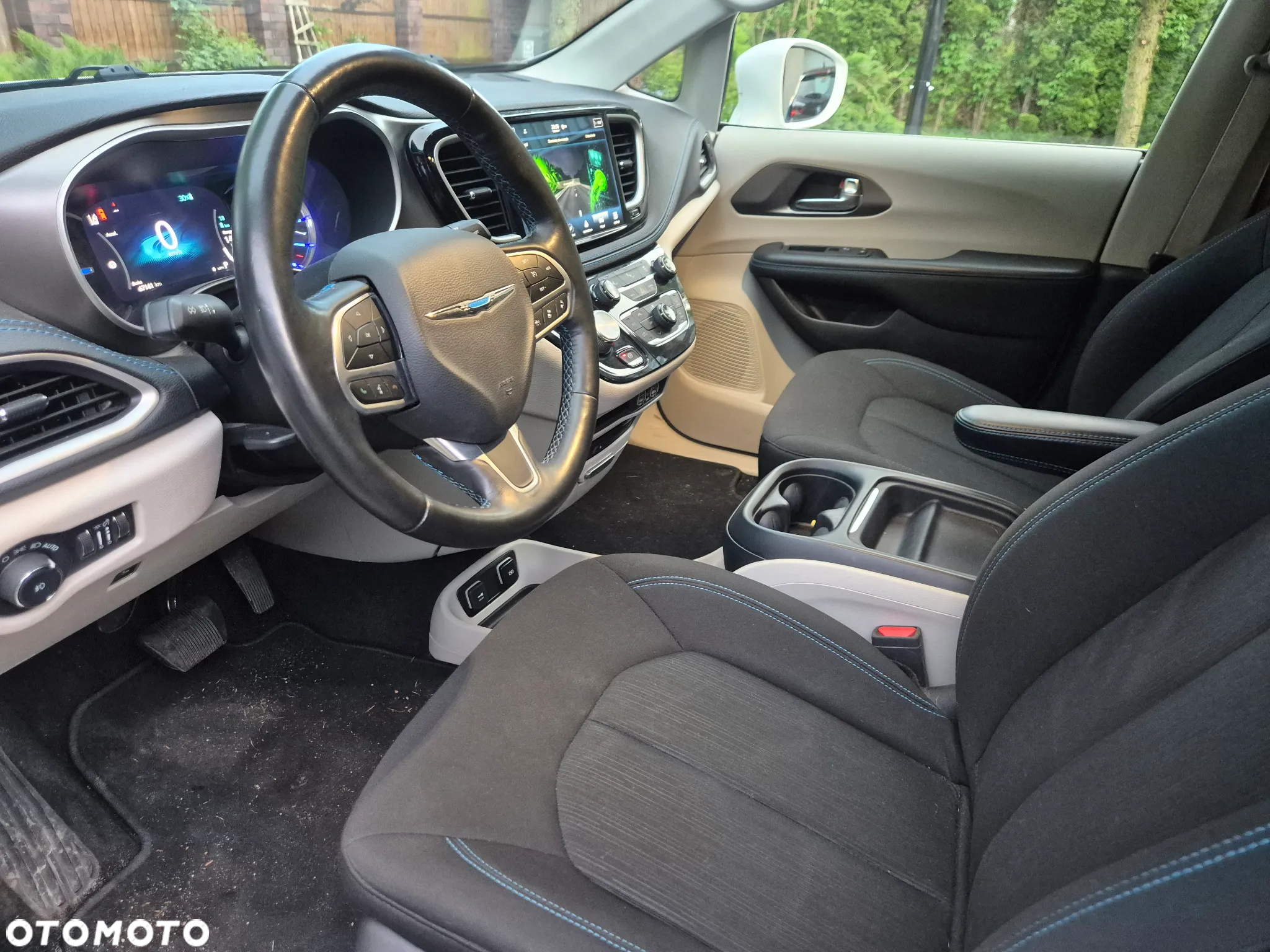 Chrysler Pacifica - 22