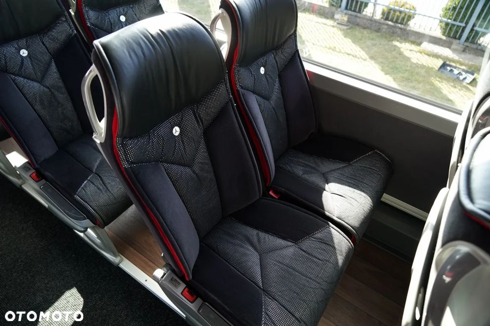 Mercedes-Benz TRAVEGO 16 RHD-M /  EURO6 / SPROWADZONY  / - 32