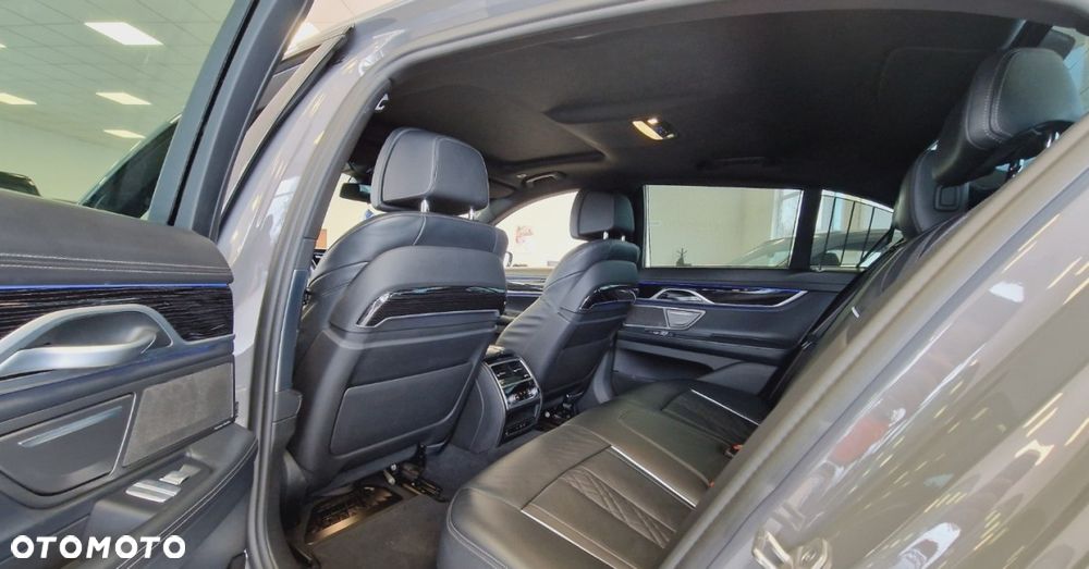 BMW Seria 7 740d xDrive mHEV sport - 16