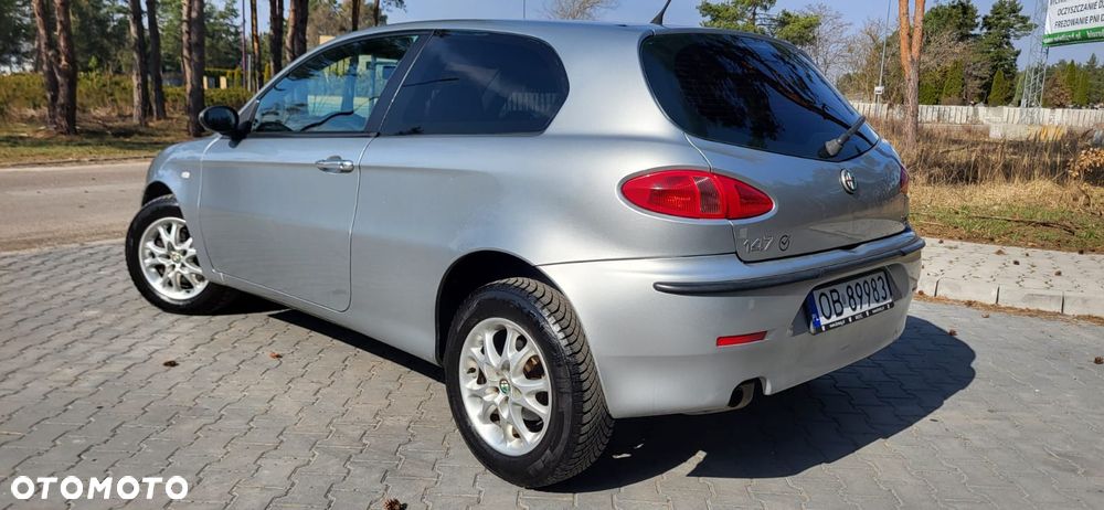 Alfa Romeo 147 1.9 JTD 16V Distinctive - 3