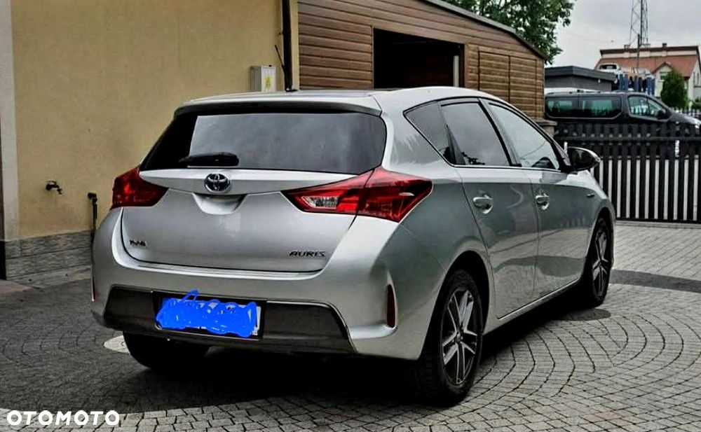 Toyota Auris 2015 photo 3