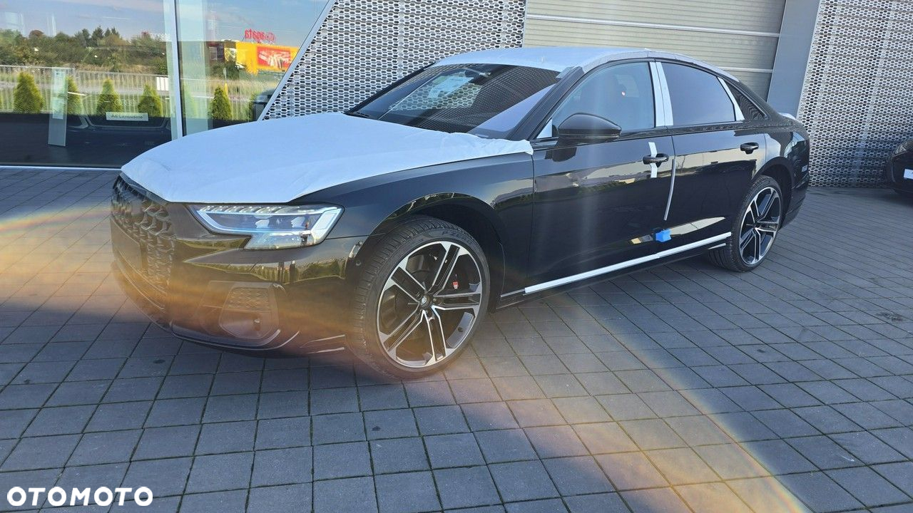 Audi S8 - 2