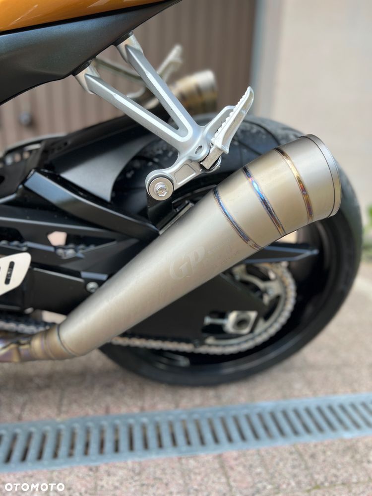 Suzuki GSX-R - 26