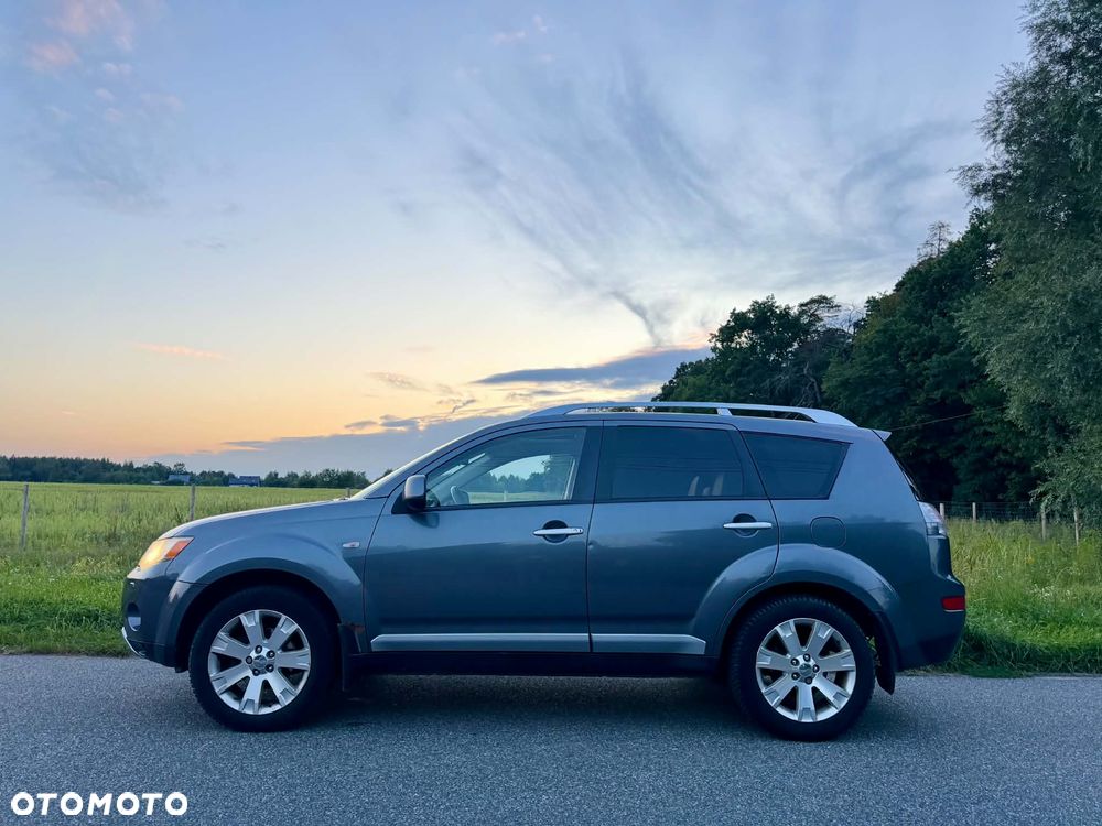 Mitsubishi Outlander 2.0 DID Intense - 2