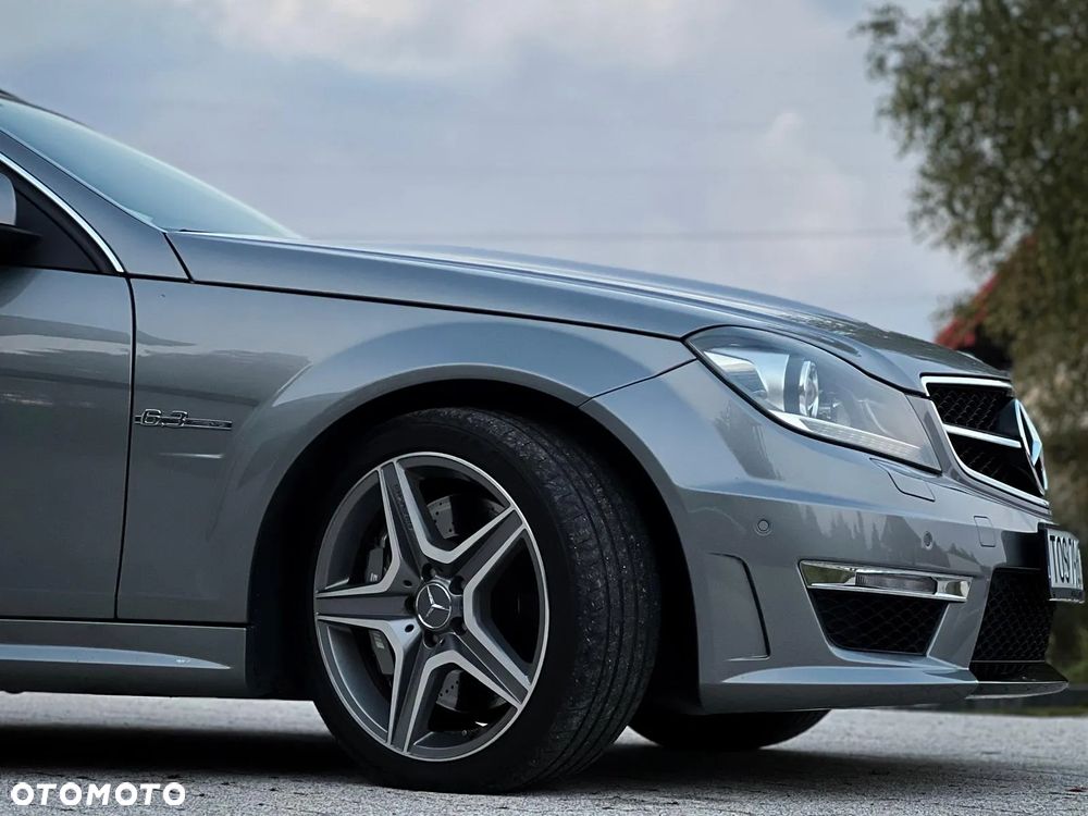 Mercedes-Benz Klasa C 63 AMG AMG SPEEDSHIFT MCT AMG Performance Package - 8