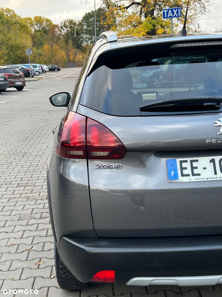 Peugeot 2008 1.2 Pure Tech Allure S&S - 18