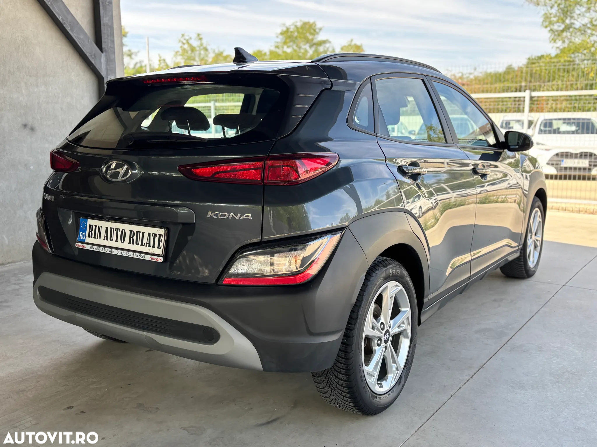 Hyundai KONA - 8
