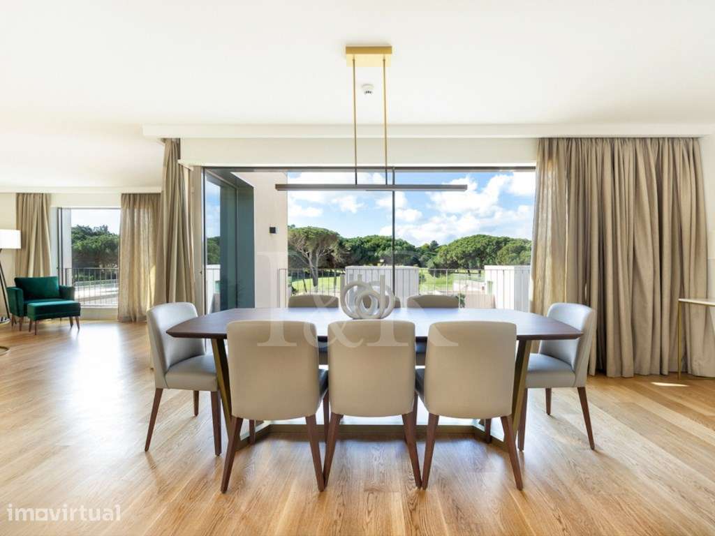 Apartamento T4 duplex com piscina na Quinta da Marinha - Grande imagem: 2/55