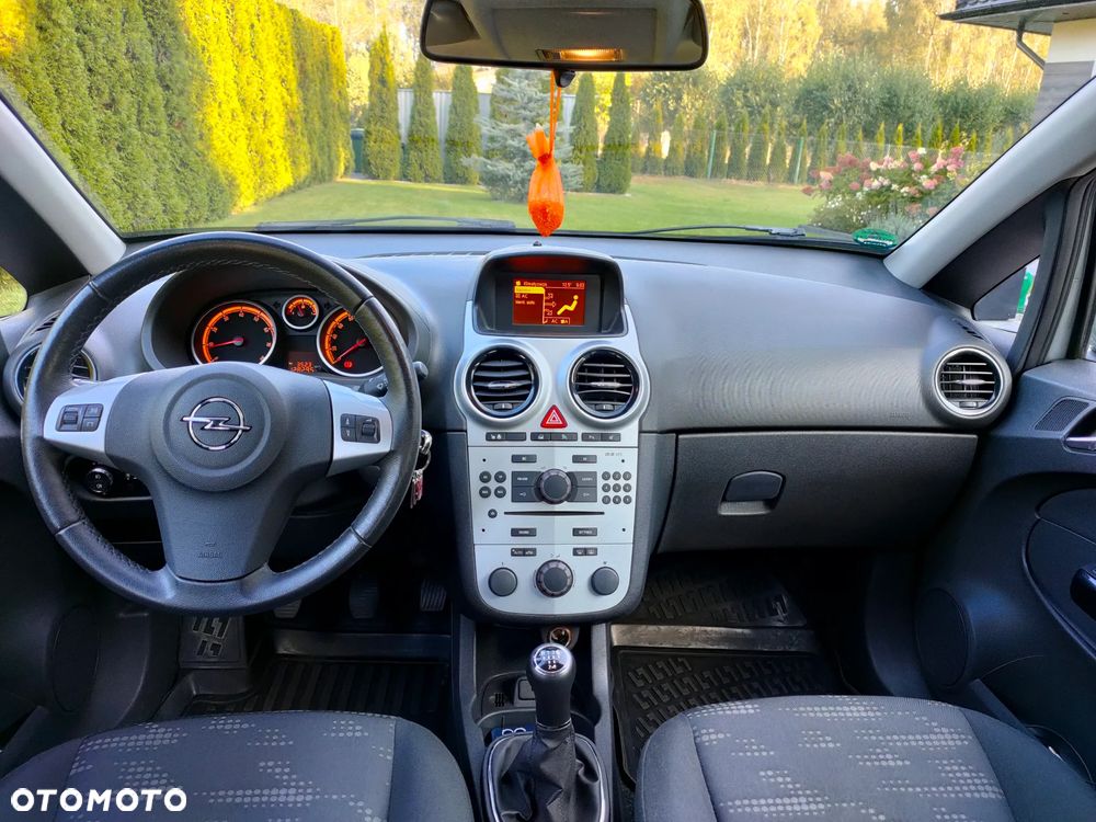 Opel Corsa 1.4 16V Satellite - 10