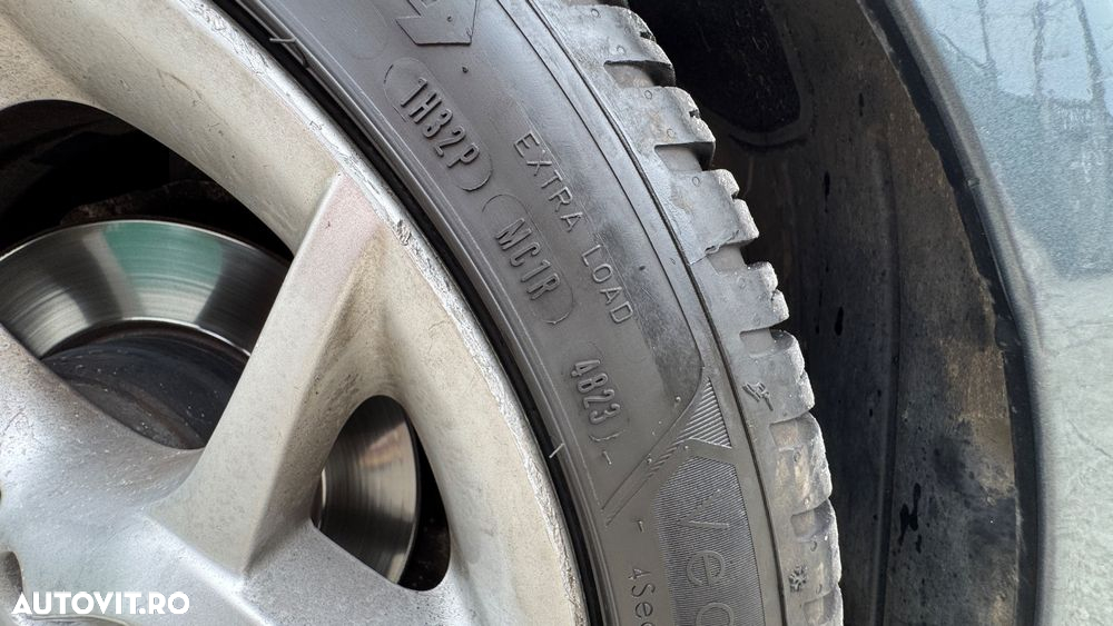 BMW Seria 5 525d - 12