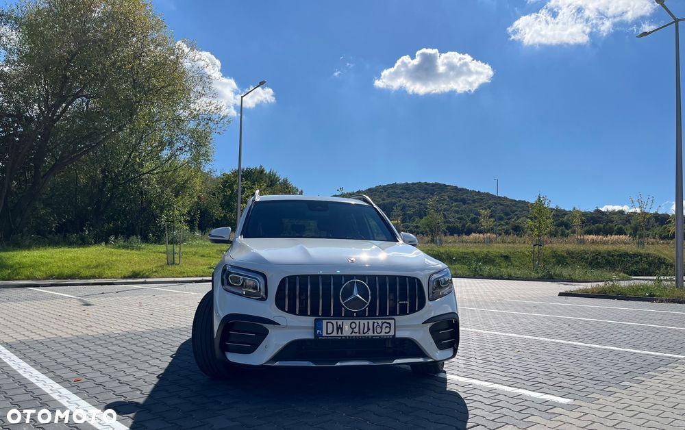 Mercedes-Benz GLB - 11