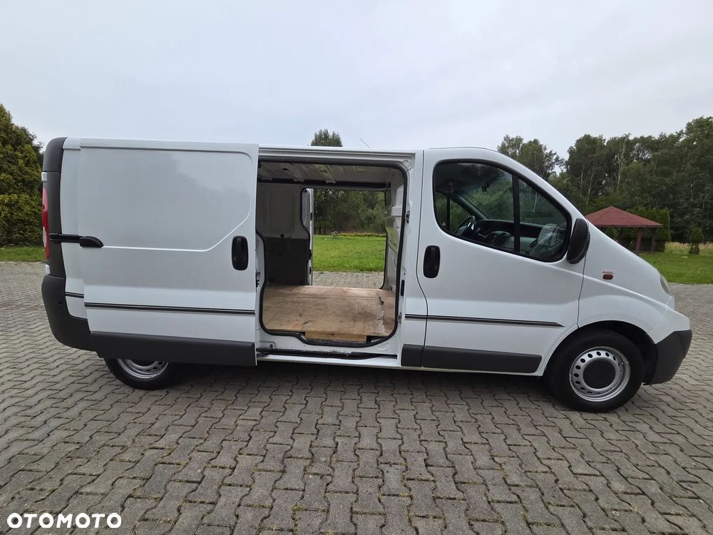 Renault Trafic - 25