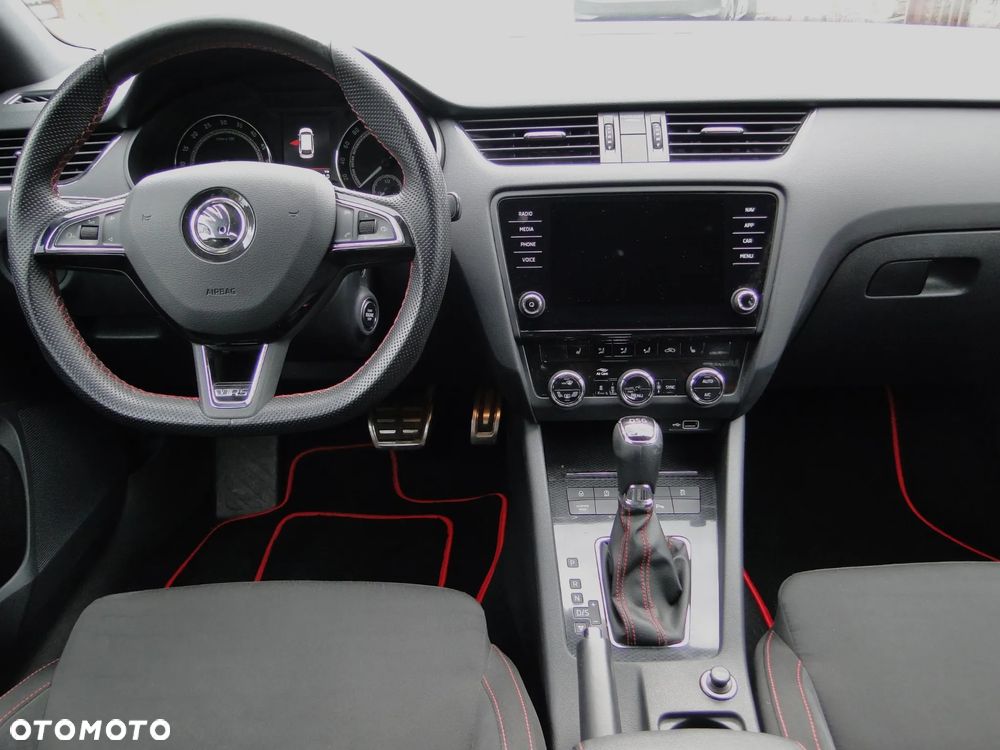Skoda Octavia 2.0 TDI RS Challenge DSG - 23