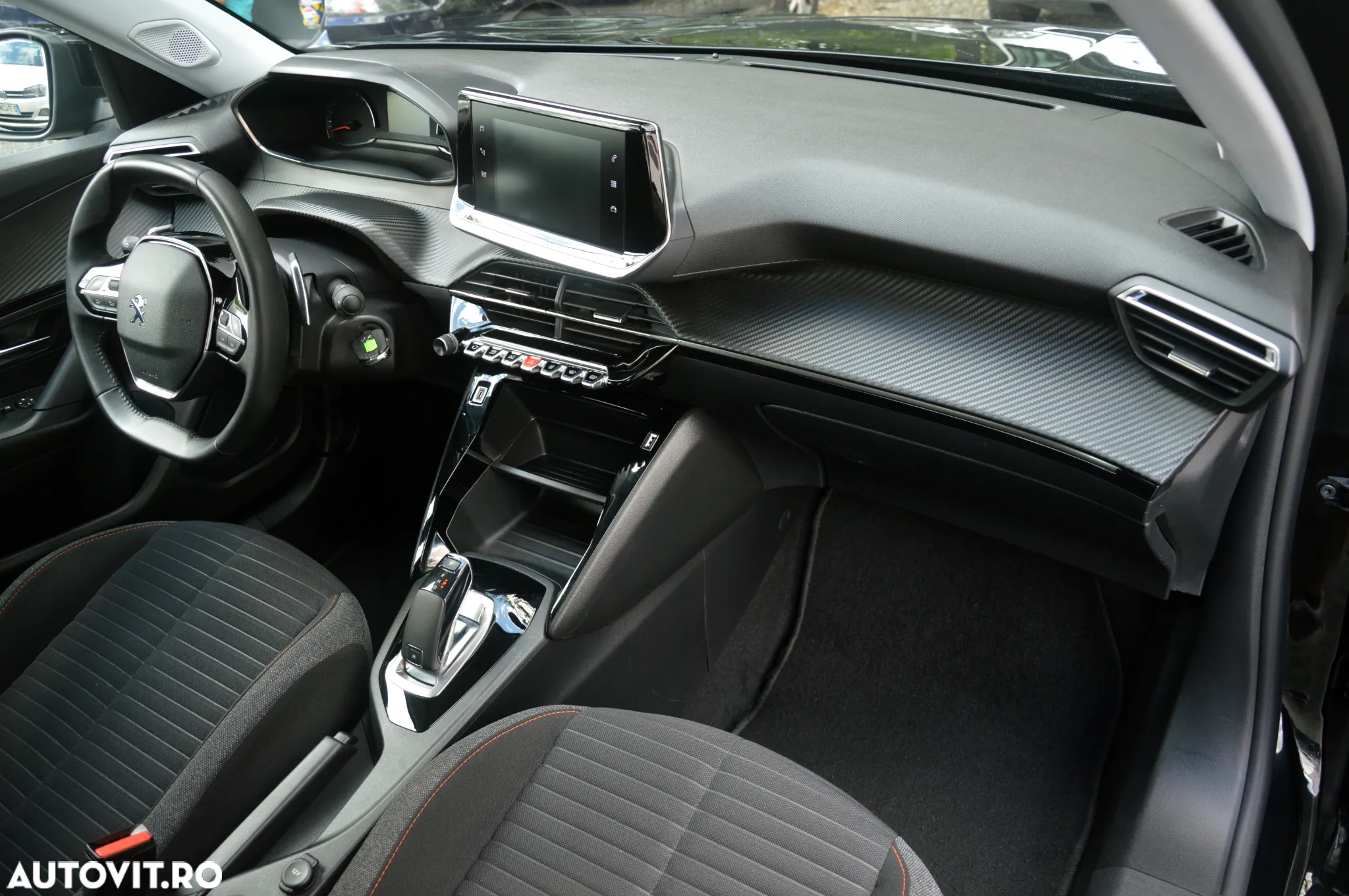 Peugeot 2008 PureTech 130 EAT8 Allure - 27