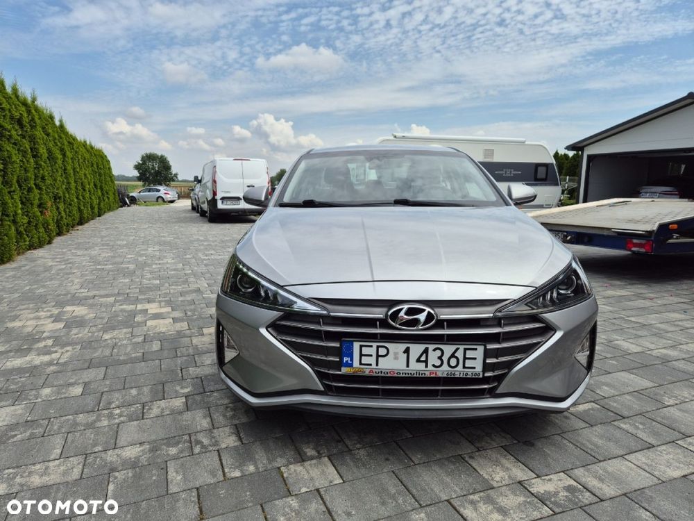 Hyundai Elantra - 3