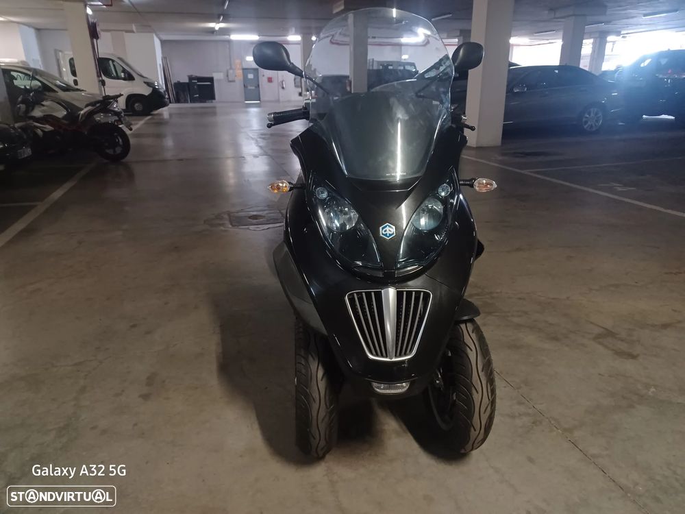Piaggio MP3 250 i - 1