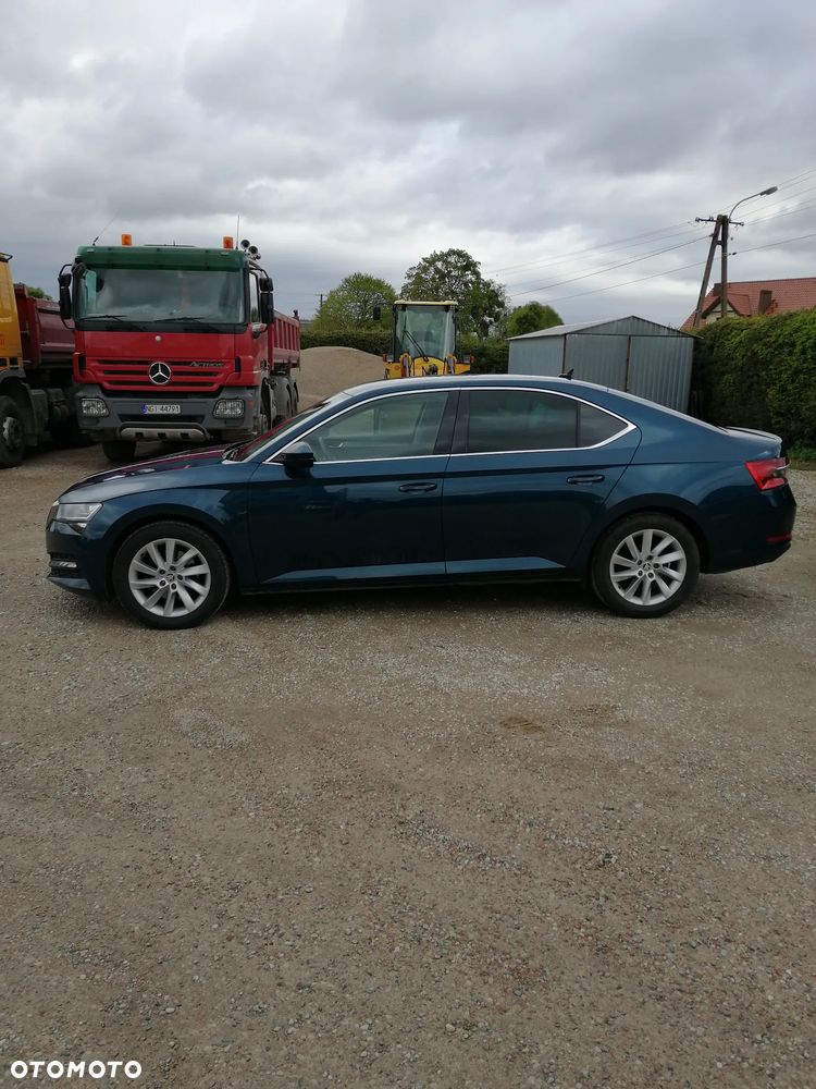 Skoda Superb 2.0 TDI Ambition DSG - 2