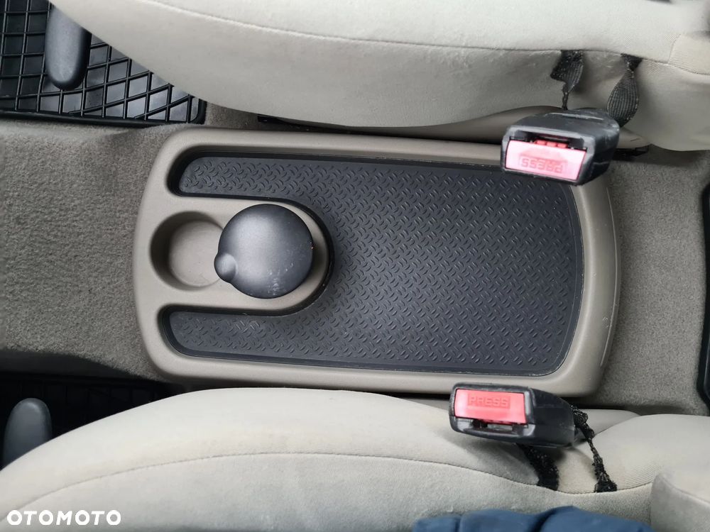 Renault Scenic 2.0 16V Privilege - 35